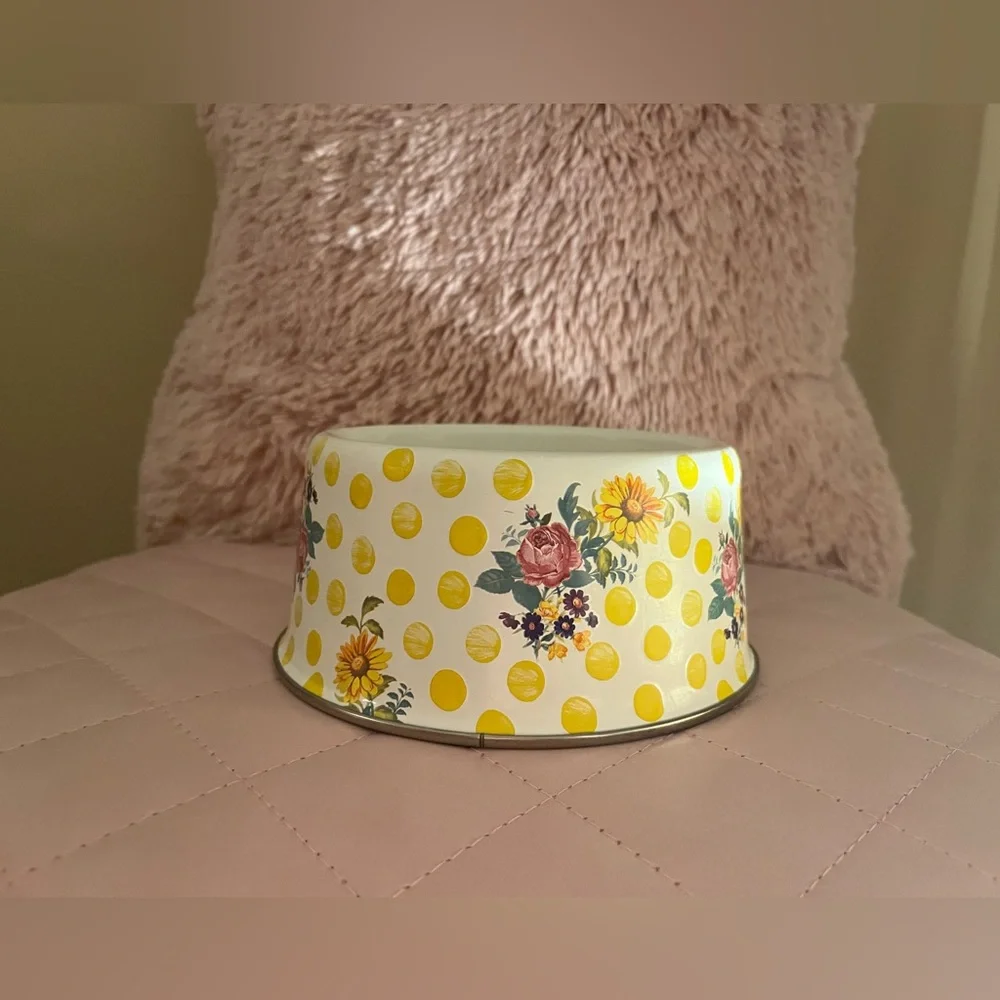Mackenzie-Child’s Retired Buttercup Medium/Large Pet Bowl💖